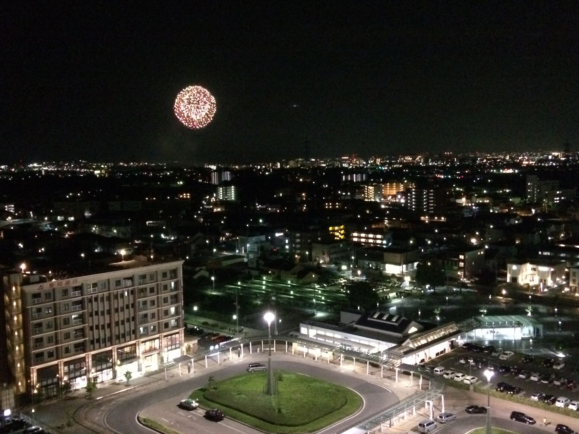 相談室から駅の様子夜景