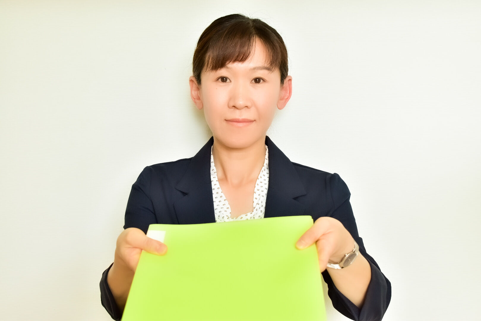 報告書手渡し